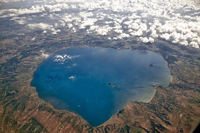  El espléndido lago desde arriba 