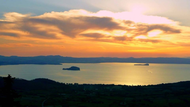  Atardecer en el lago 
