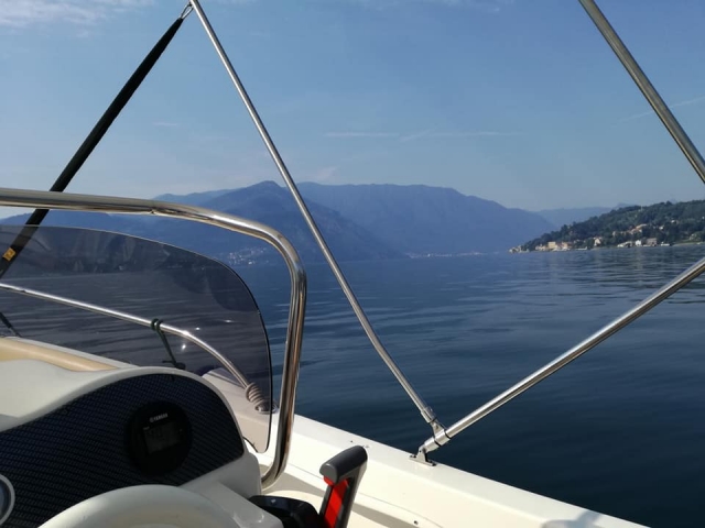  Navegando en el lago 