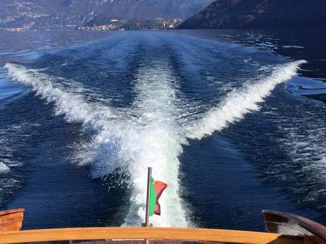  Surcando las aguas del lago 