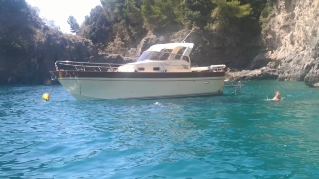  el gozzo en las hermosas aguas
