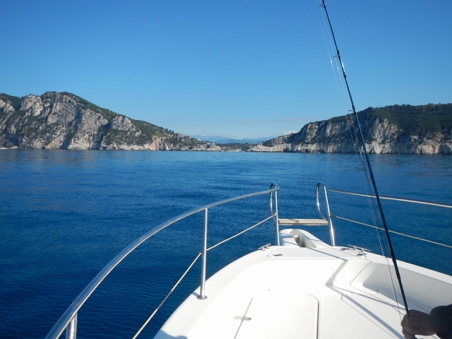  A bordo uno de los barcos de renta 