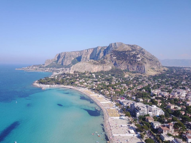  Playa Mondello en Palermo 