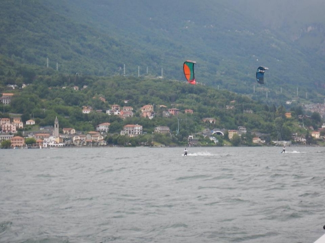 Kiters en el lago de Como 