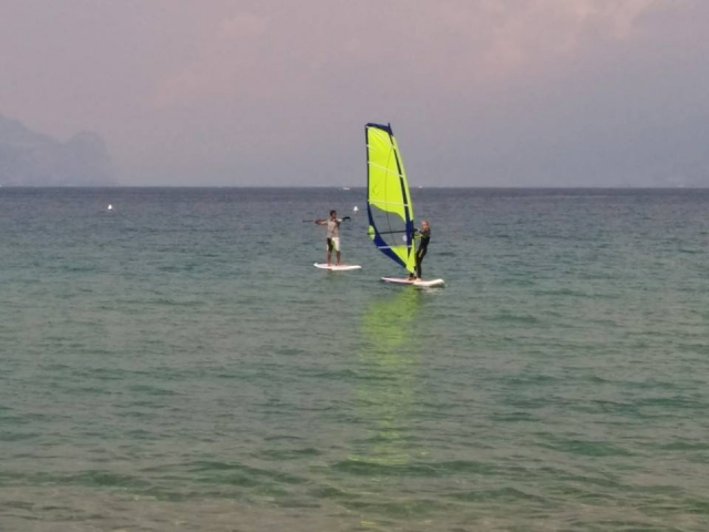  Windsurf en el lago 