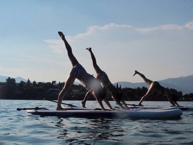  Yoga en paddle surf