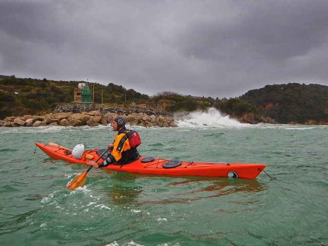  Remando con mar agitado 