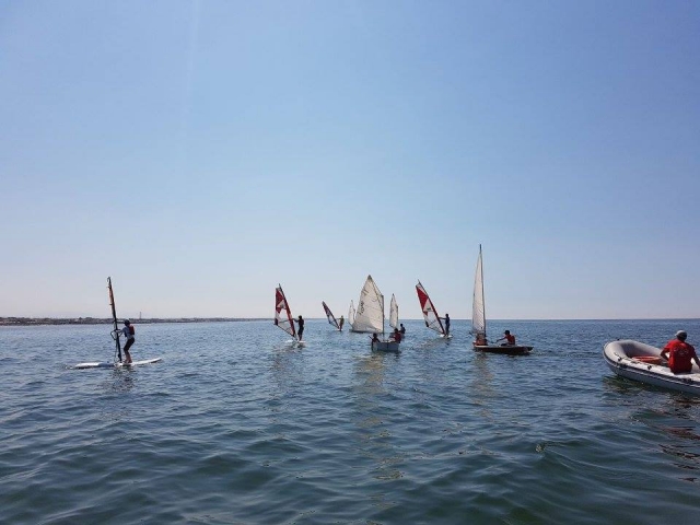  Cursos de vela y windsurf 