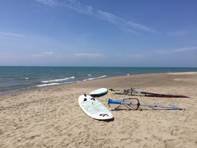  Nuestros windsurfistas le están esperando 