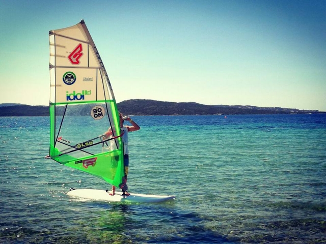  Con windsurf en Porto Pollo