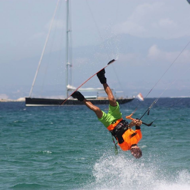  Evoluciones en el aire con la cometa