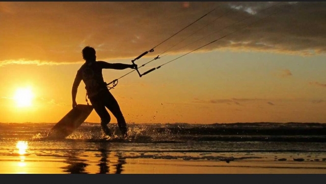 Kitesurf al atardecer 