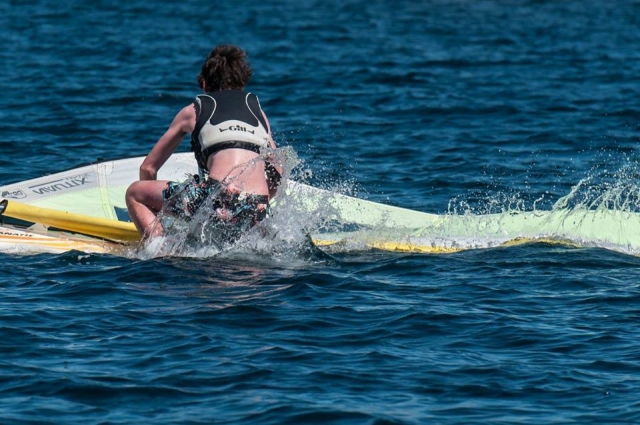  Primera caída en el agua 