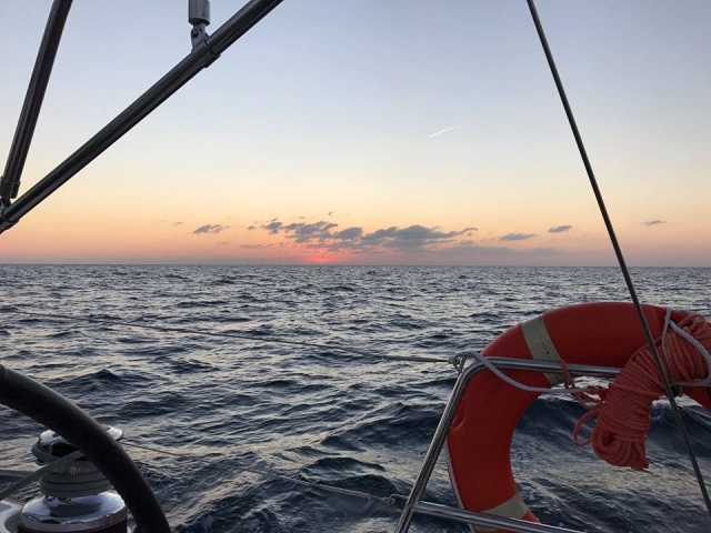  En la navegación al atardecer 