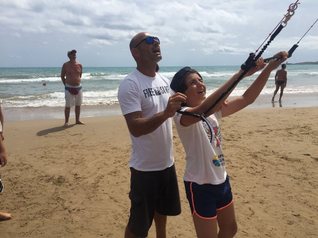  Cursos de kitesurf también para niños 