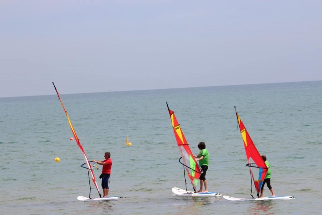  Nuestros pequeños alumnos de windsurf 