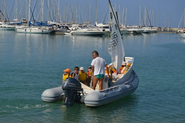  Escuela de vela para niños 