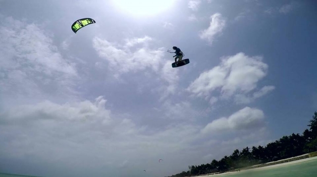  Acrobacias excepcionales con kitesurf