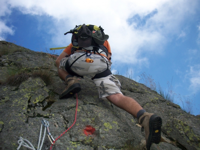 Mientras escalamos las rocas 