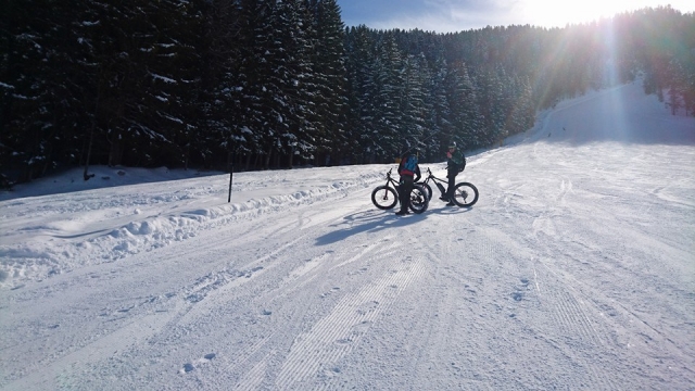  Pequeño fuera de pista 