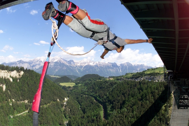  el salto desde el puenle más alto de europa 