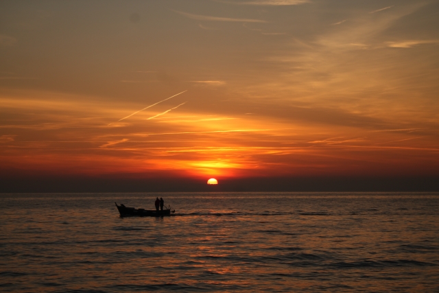  atardecer en barco 