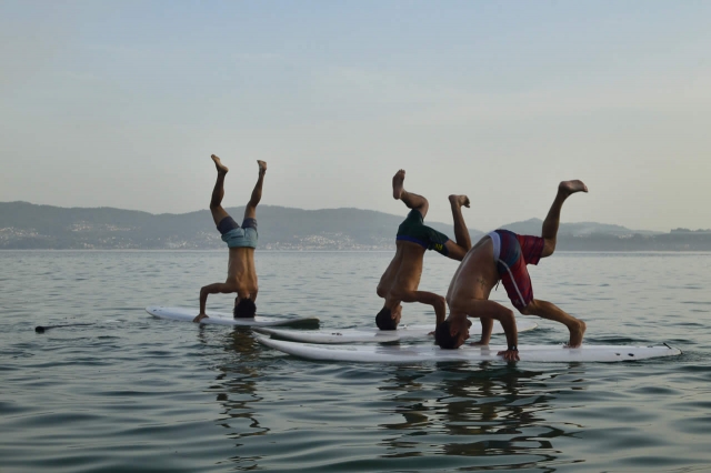  divirtiéndose en el remo 