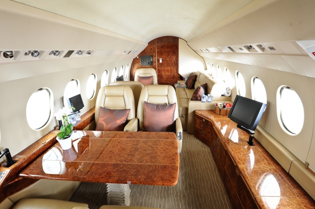  los interiores de nuestro avión 