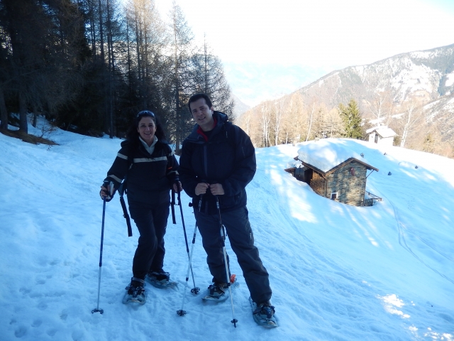  Camicrema con raquetas de nieve