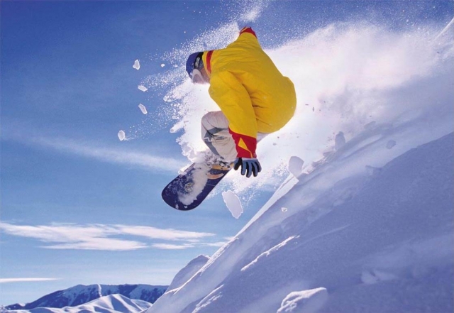  volando en la nieve fresca