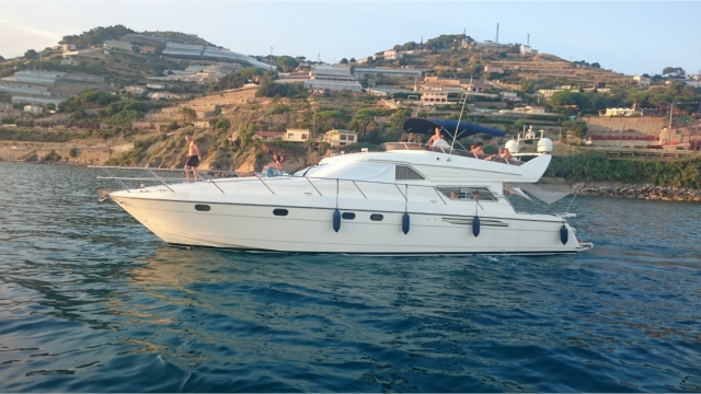  nuestro yale a motor 