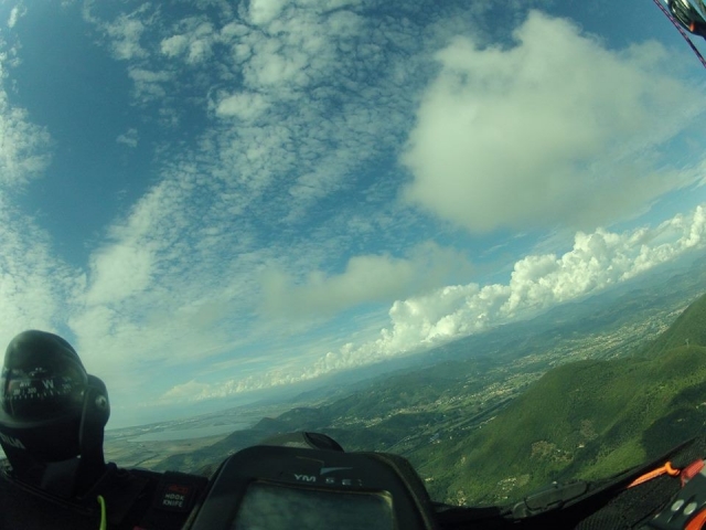  Por encima de las nubes 