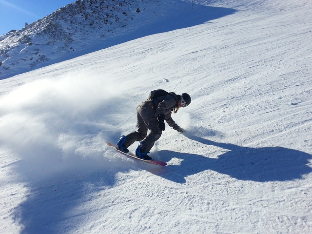  Descender en snowboard