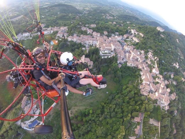  Un ejemplo de paramotor 