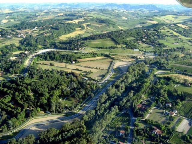  Una mirada al circuito de Imola 
