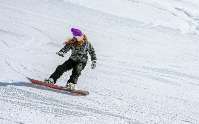  El snowboard es una forma más adrenalina de vivir la cerro, ¡elígela!