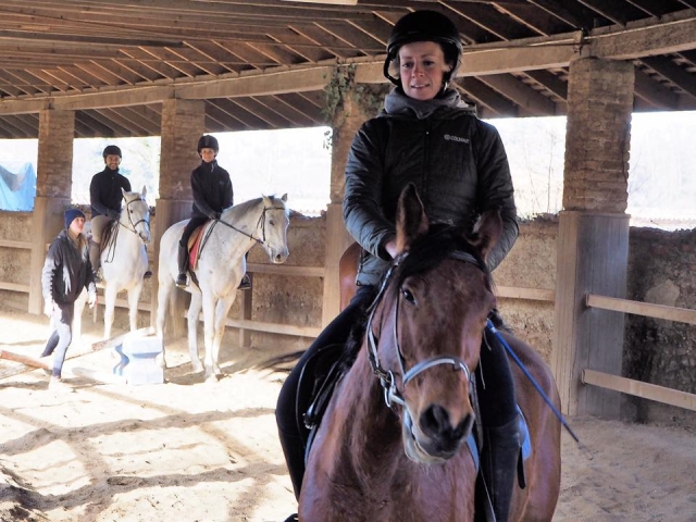  luchando con los caballos del centro ecuestre 