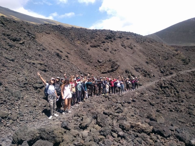  Un equipo de excursionistas 