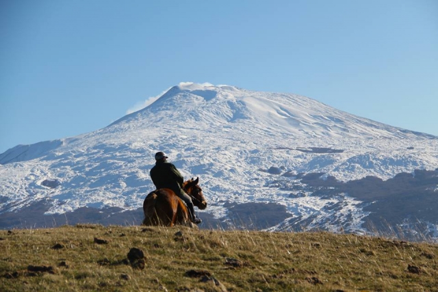  Cabalgando hacia el volcán 