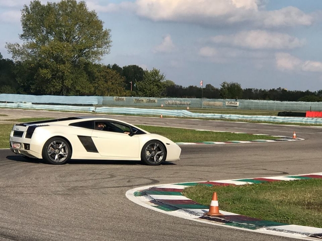  en el lamborghini 