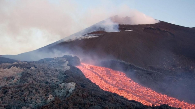  Viva desde el volcán activo más alto de Europa
