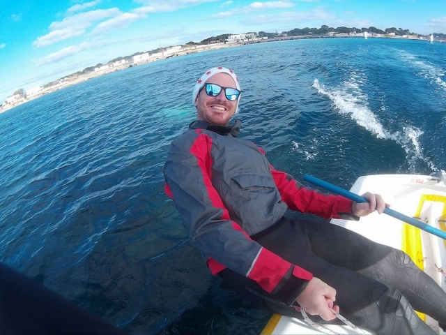  Venga a divertirle con nosotros 