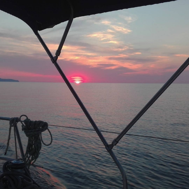  Un atardecer típico desde el barco 