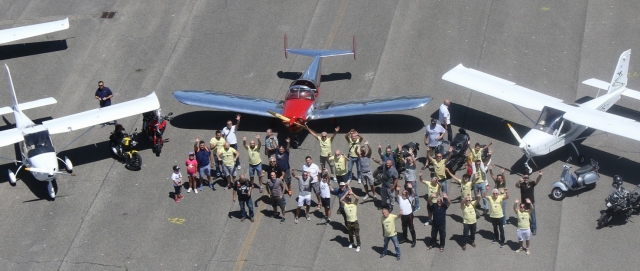  La foto de grupo de nuestro primer Aviomotoraduno 