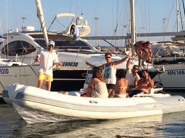  Otro grupo de chicos en nuestro depredador