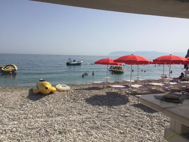  En la playa de Castellammare del Golfo 