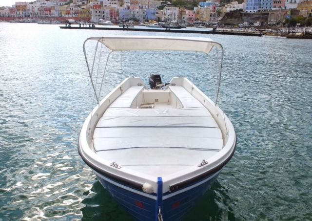  Aquí está el Ponza de 6 metros 