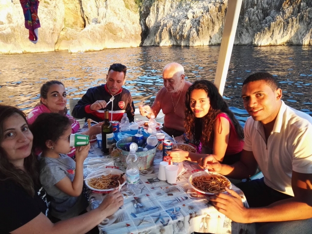  Cena con nuestros productos típicos 