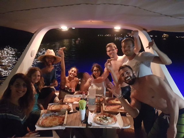  Pizza con amigos 