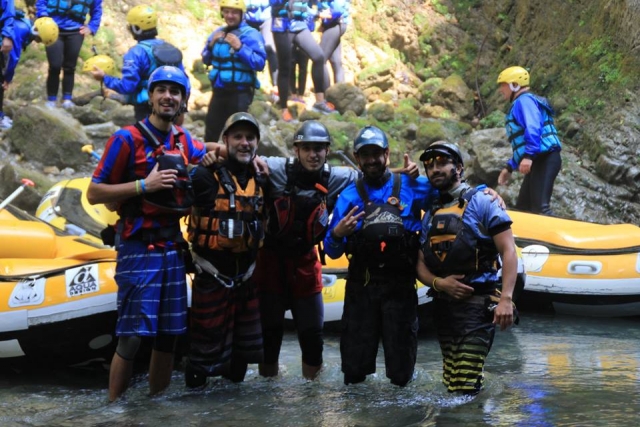  Foto grupal en el agua 